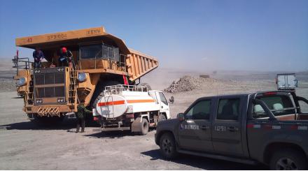 30年重量級(jí)攜手，成就民央企里程碑式精誠合作典范——奧吉娜重負(fù)荷防凍液保駕護(hù)航中國礦山重載自卸車30年