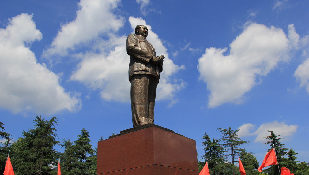 奧吉娜朝圣之旅——到太陽升起的地方尋找民族強(qiáng)盛之魂暨紀(jì)念主席誕辰121周年活動圓滿成功