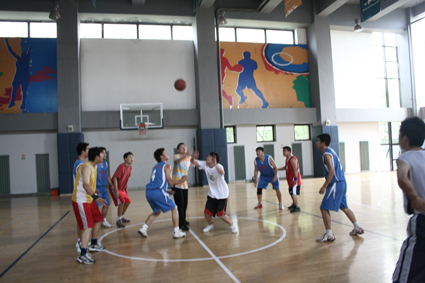 籃球聯(lián)誼賽奧吉娜大勝遼沈晚報